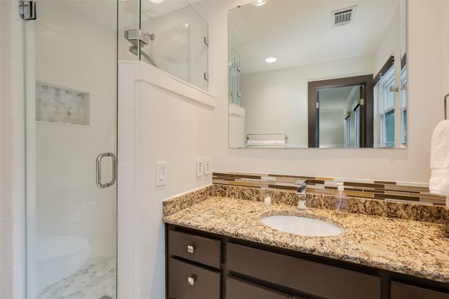 APT-111 - 4242 Travis St, Townhouse with 2 bedrooms, 3 bathrooms and null parking in Dallas TX | Image 15