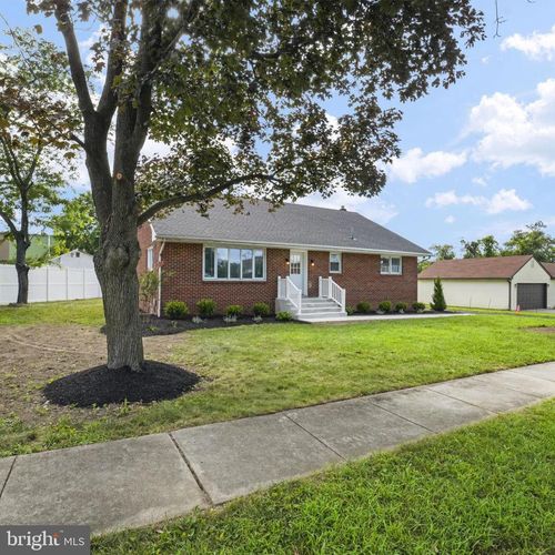 5 Yubas Ave, Burlington, NJ, 08016-1101 | Card Image