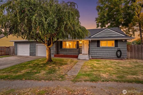 620 D St Se, Auburn, WA, 98002-6018 | Card Image
