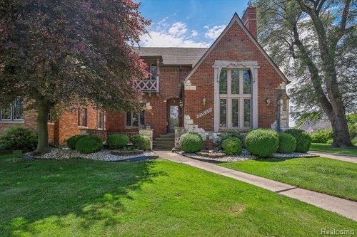 22546 Alexander St, Saint Clair Shores, MI, 48081-2062 | Card Image