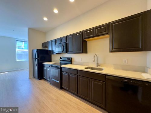 apt-204-411 N Howard St, BALTIMORE, MD, 21201-3772 | Card Image