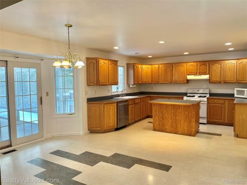 1637 S Lake Pleasant Rd, Attica, MI, 48412-9761 | Card Image