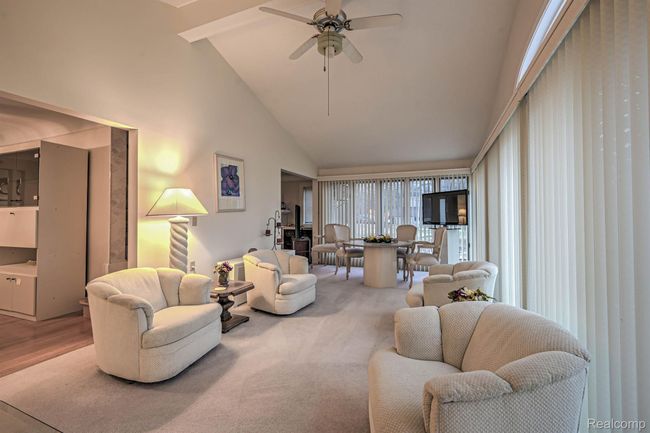 GREAT ROOM | Image 12
