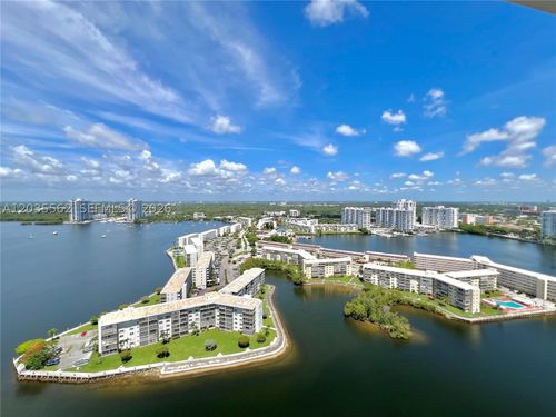3010-1000 W Island Blvd, Aventura, FL, 33160-4943 | Card Image
