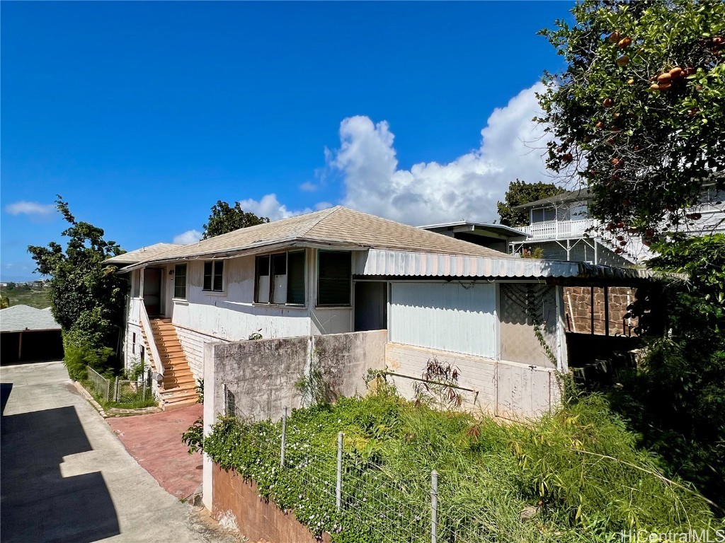 Mikahala Way, Honolulu, HI 96816