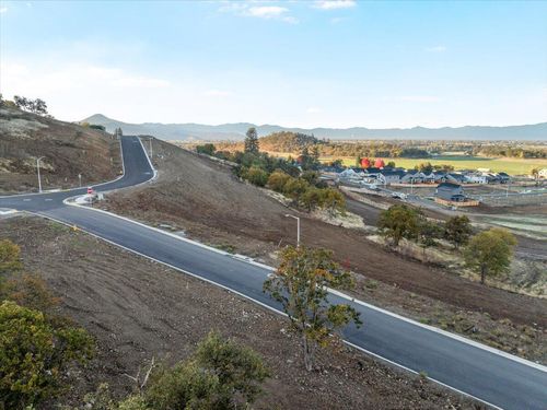 75-421 Quail Run, Eagle Point, OR, 97524-9022 | Card Image