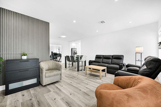 876 Ne 81 St St, House other with 3 bedrooms, 2 bathrooms and null parking in Miami FL | Image 11
