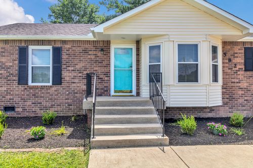 582 Autumn Ct, La Vergne, TN, 37086-3950 | Card Image
