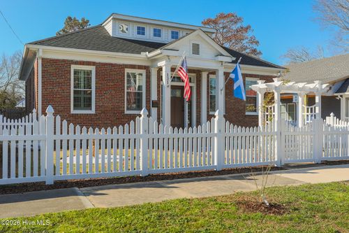 121 W Market St, Hertford, NC, 27944-1150 | Card Image
