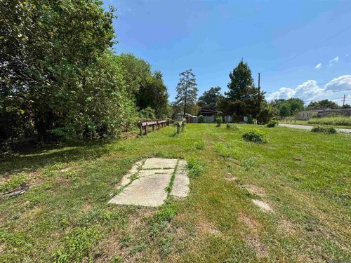 2307 Deslonde St, New Orleans, LA, 70117-3901 | Card Image