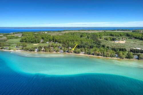 488 S Stony Point Rd, Suttons Bay, MI, 49682-9574 | Card Image