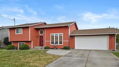 10923 E 6th Ave, Home with 3 bedrooms, 2 bathrooms and null parking in Spokane Valley WA | Image 3