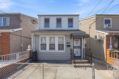 70-20 53rd Rd, Maspeth, NY, 11378-1722 | Card Image
