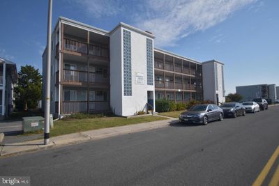 E304 - 424 Lark Lane, Condo with 2 bedrooms, 1 bathrooms and null parking in OCEAN CITY MD | Image 1