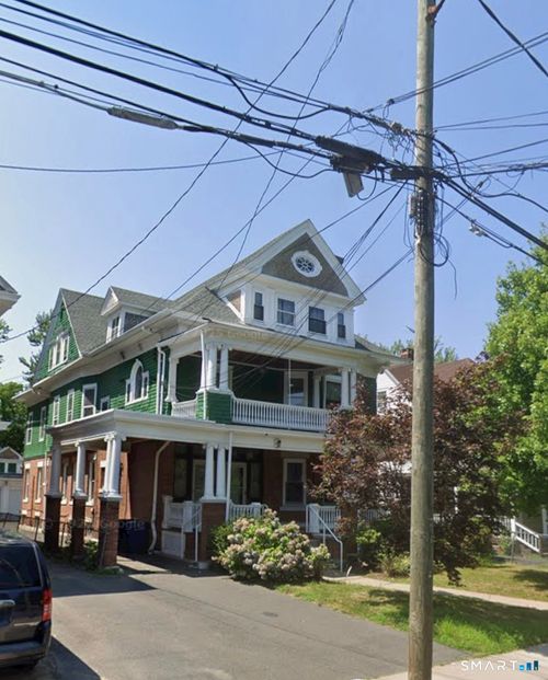 35 Burton St, Hartford, CT, 06112-2318 | Card Image
