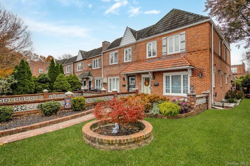 62 78th St, Middle Village, NY, 11379-1317 | Card Image