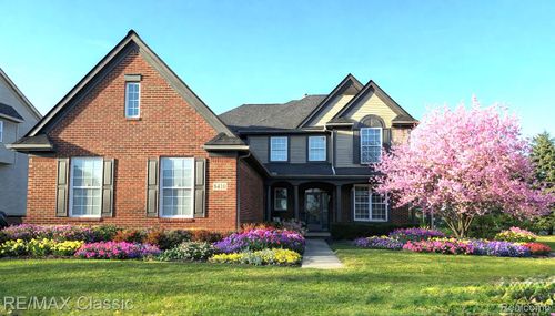 8410 Hummingbird, Commerce Twp, MI, 48382-2280 | Card Image