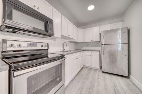 r5-9459 Sw 76th St, Miami, FL, 33173-3365 | Card Image