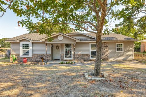 516 Lake Crest Pkwy, Azle, TX, 76020-4850 | Card Image