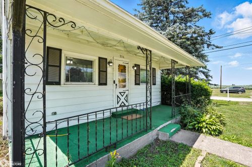 214 N Baker St, Keota, IA, 52248-9743 | Card Image