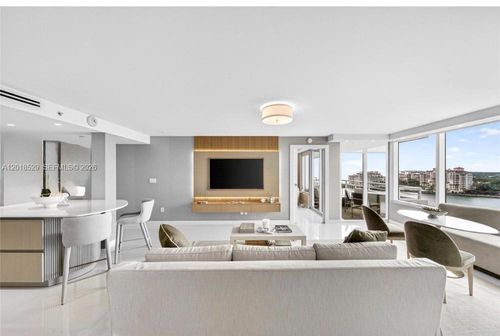 1501-400 S Pointe Dr, Miami Beach, FL, 33139-7359 | Card Image