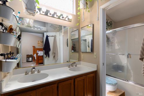115 Republic Way, Vacaville, CA, 95687 | Card Image