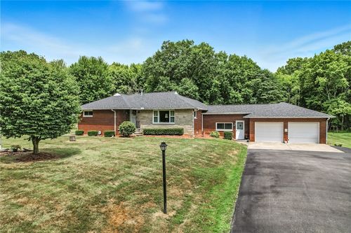 325 Williamson Rd, Greenville, PA, 16125-9203 | Card Image