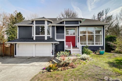 17355 Ne 17th Place, Bellevue, WA, 98008 | Card Image