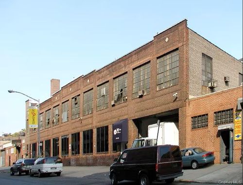 3631 33rd Street, New York, NY, 11106 | Card Image