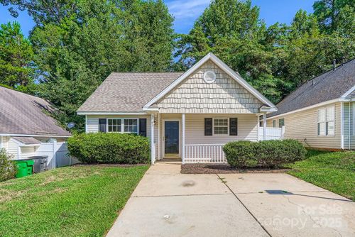 3703 Silver Ore Ln, Charlotte, NC, 28216-2773 | Card Image