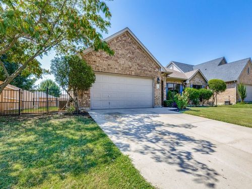 2609 Plains View Dr, Burleson, TX, 76028-8329 | Card Image