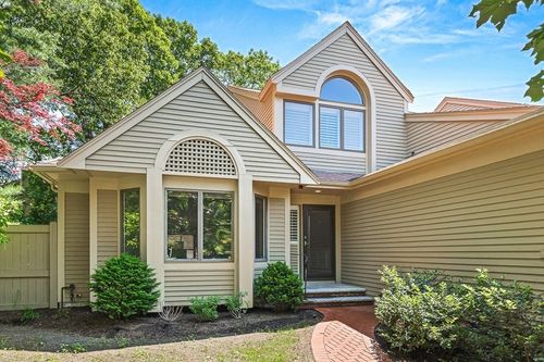 unit-55-7 Wainwright Rd, Winchester, MA, 01890-2377 | Card Image