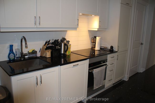 1210 - 9085 Jane St, Condo with 2 bedrooms, 2 bathrooms and null parking in Concord ON | Image 12