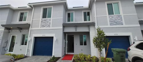 689 Se 13th Street Cir, Homestead, FL, 33034-3464 | Card Image