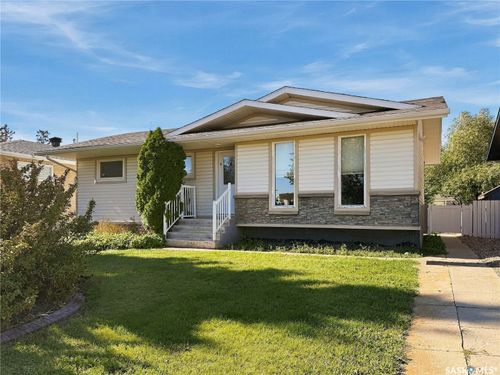 2011 102nd Street, North Battleford, SK, S9A1H8 | Card Image