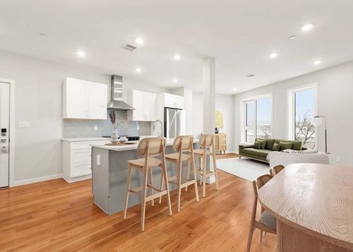 301-267 Old Colony Ave, Boston, MA, 02127-3520 | Card Image