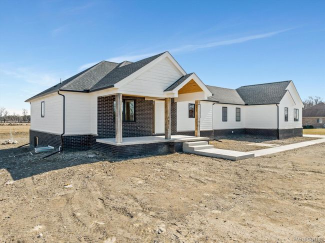 72780 Old Farm Trl, House other with 3 bedrooms, 3 bathrooms and null parking in Armada MI | Image 5
