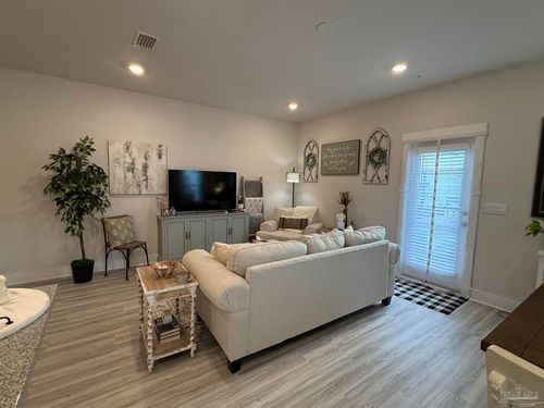 9539 Nature Creek Cir, Pensacola, FL, 32526-4596 | Card Image