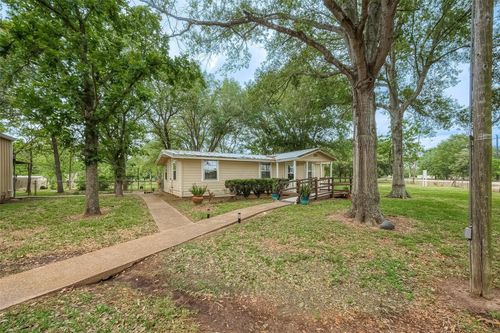 2520 Richmond St, Needville, TX, 77461-8148 | Card Image