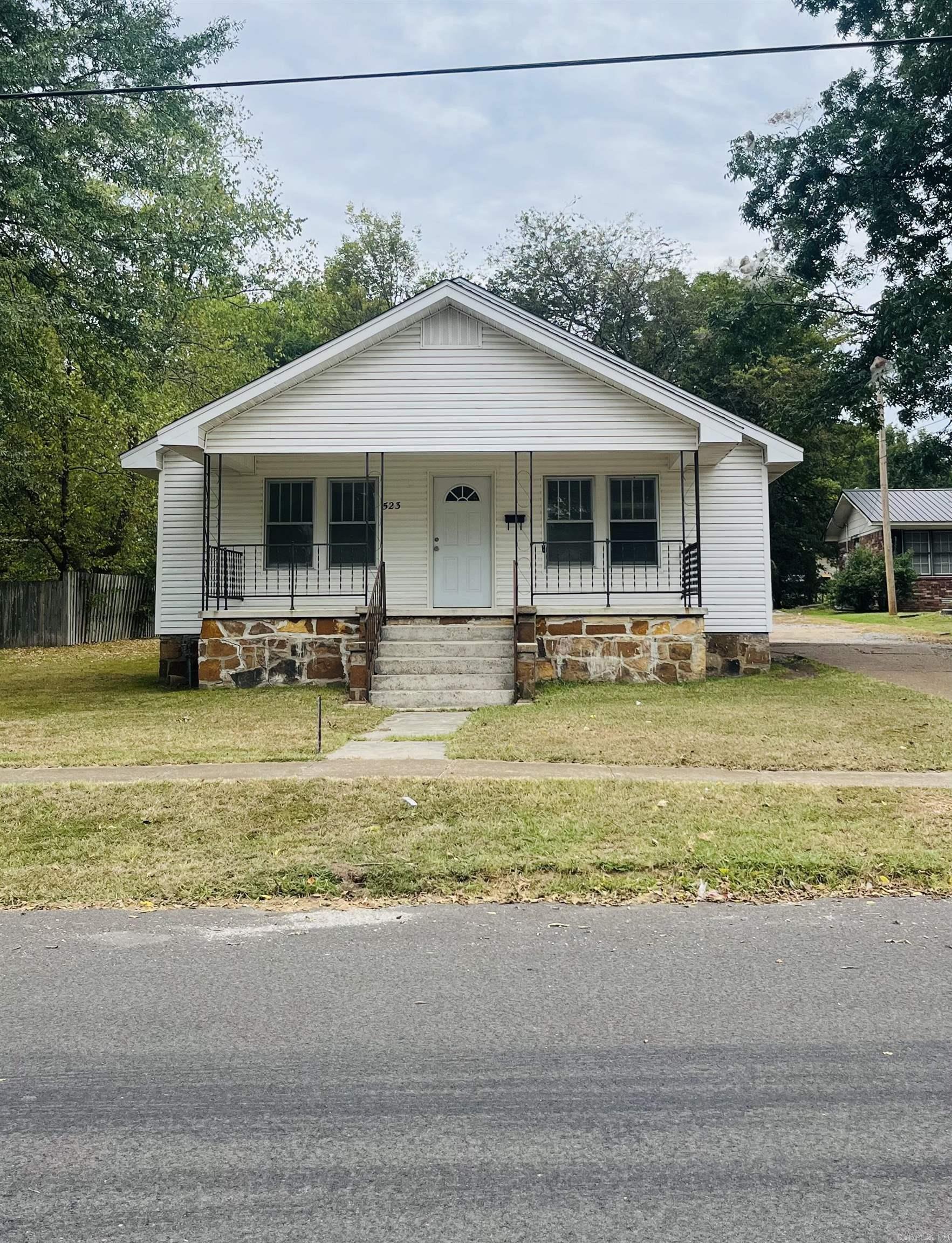 Broad St, Batesville, AR 72501