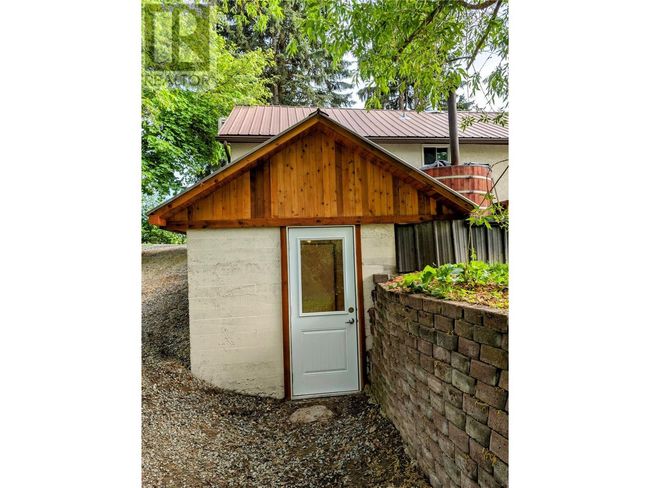 4152 51 St, House other with 2 bedrooms, 2 bathrooms and 10 parking in Canyon BC | Image 34