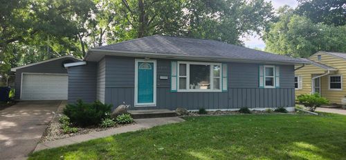 1217 Scott Ave, Waterloo, IA, 50701-3252 | Card Image