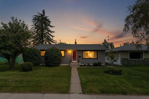2614 44 St Se, Calgary, AB, T2B1J6 | Card Image