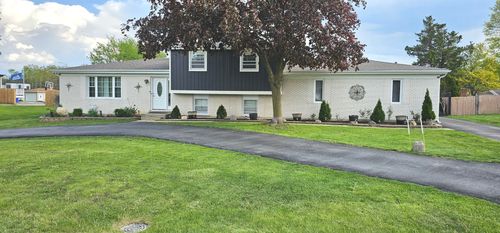 17W335 Forestview Dr, Bensenville, IL, 60106-2808 | Card Image