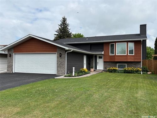 210 Thain Way, Saskatoon, SK, S7K6T2 | Card Image