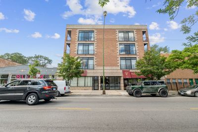 204 - 2306 W Touhy Avenue, Condo with 2 bedrooms, 2 bathrooms and 1 parking in Chicago IL | Image 1