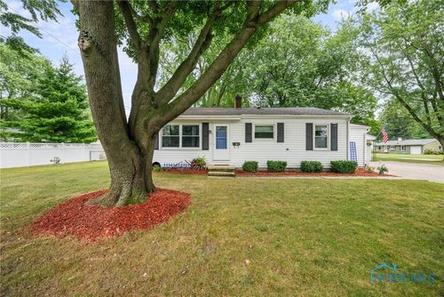 11 Orchard Dr, Waterville, OH, 43566-1015 | Card Image