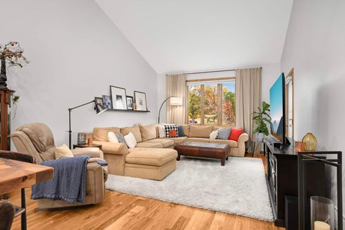 420 97th Ave Nw, Coon Rapids, MN, 55433-5607 | Card Image