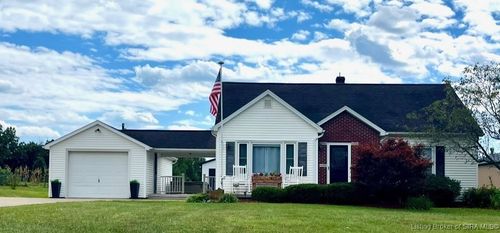 64 E St Road, Huntingburg, IN, 47542 | Card Image