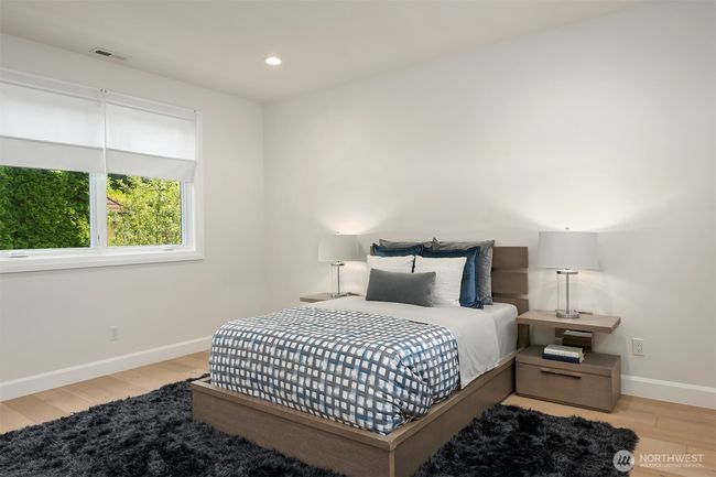 8620 N Mercer Way, House other with 5 bedrooms, 5 bathrooms and 3 parking in Mercer Island WA | Image 27